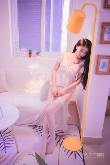 美女露