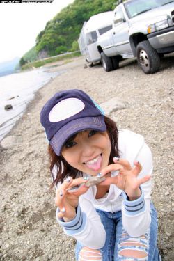 遗迹的少女